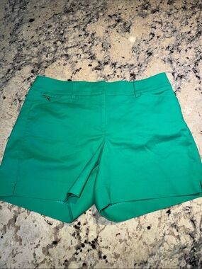 White House Black Market Women’s Green Casual Stretch Shorts